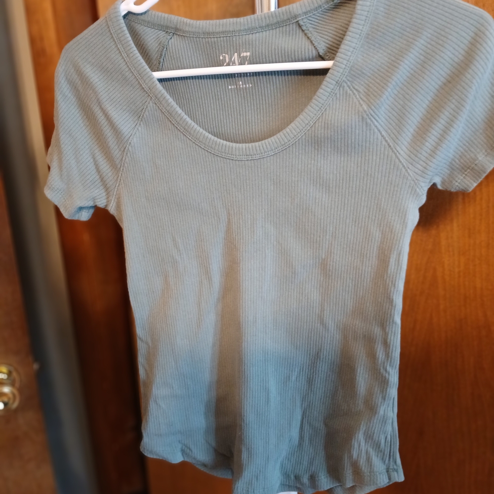 247 Ribbed Short Sleeve Top in Sage